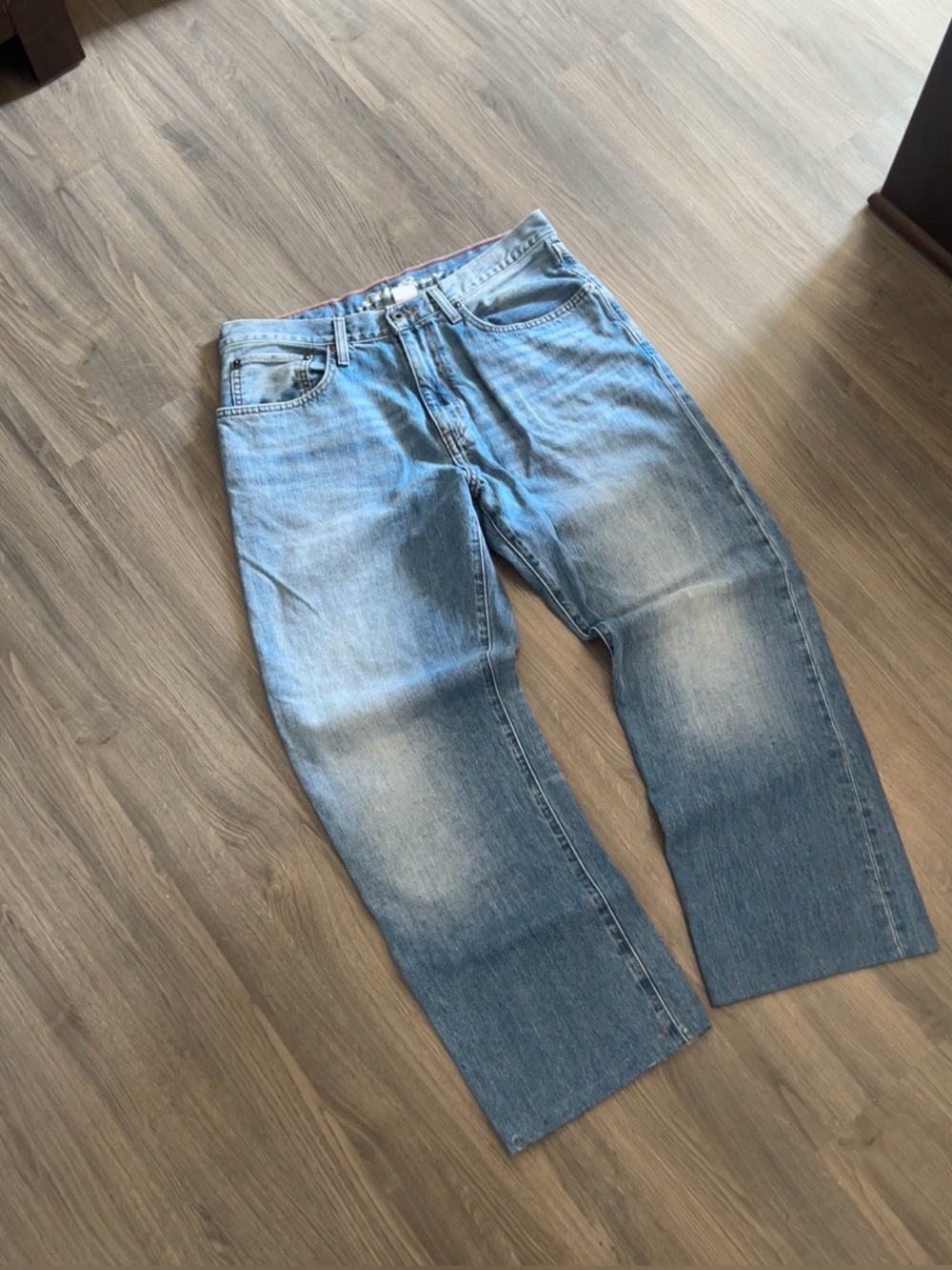 Light wash blue denim jeans - Picture 2 of 8